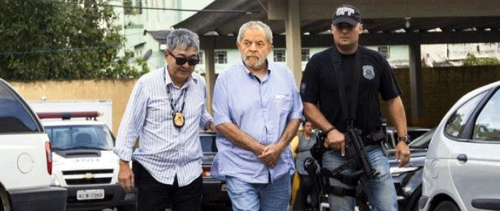 Deux tribunes d’anciens dirigeants dans «Le Monde» pour sauver Lula de la prison (Gabriel Vallejo/ Espaces Latino)