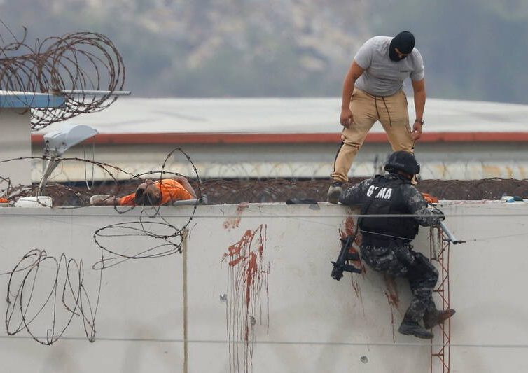 Équateur: la guerre des gangs dans une prison fait 68 morts (Libération / France 24 / Sud-Ouest)