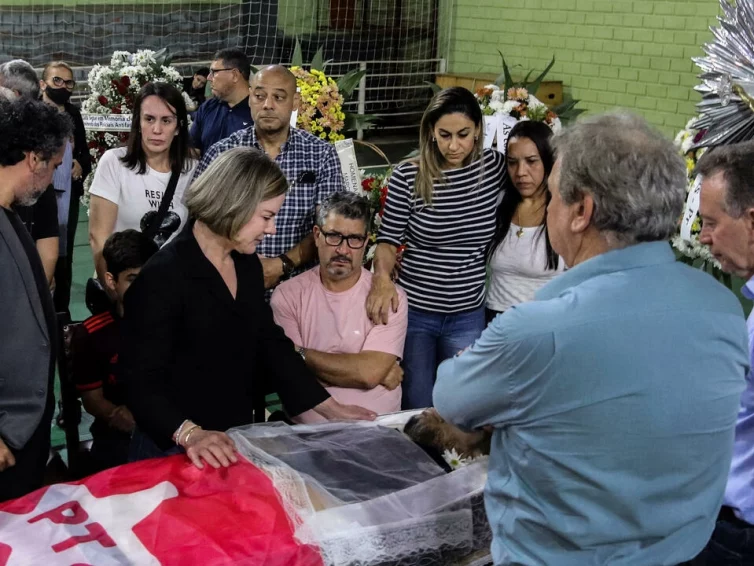 🇧🇷 Au Brésil, un militant du PT assassiné par un pro-Bolsonaro (RFI)