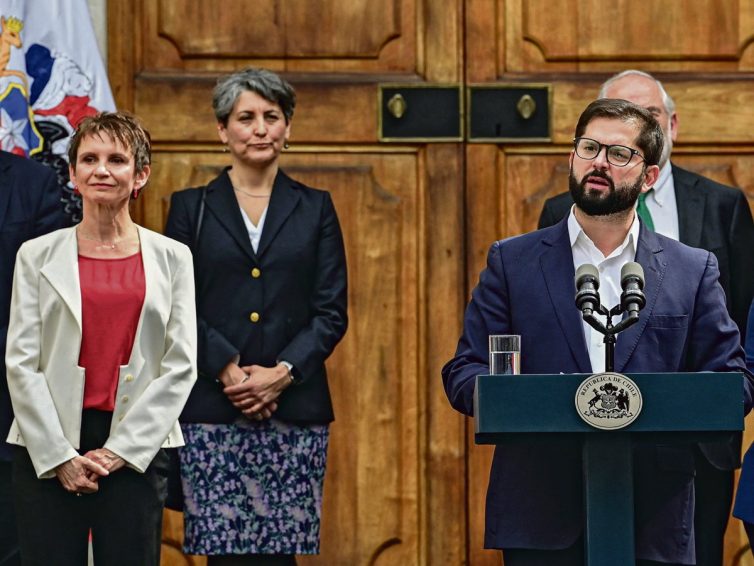 🇨🇱 Après le rejet d’une nouvelle Constitution au Chili, Gabriel Boric remanie son gouvernement (France 24)