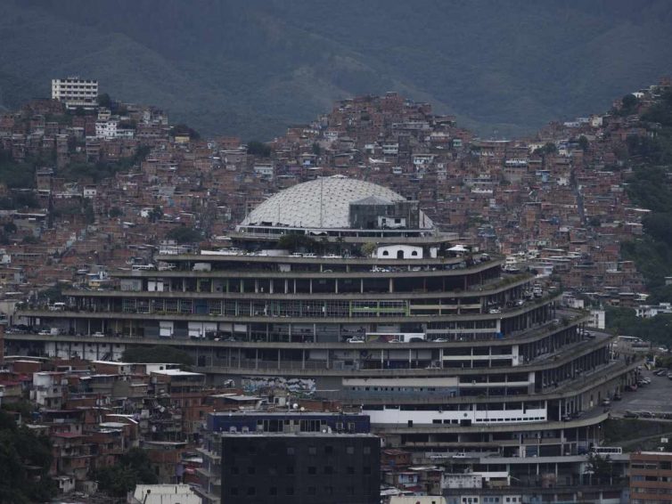 🇻🇪 Venezuela : des experts de l’ONU dénoncent des crimes contre l’humanité dans la répression de l’opposition (Le Monde)