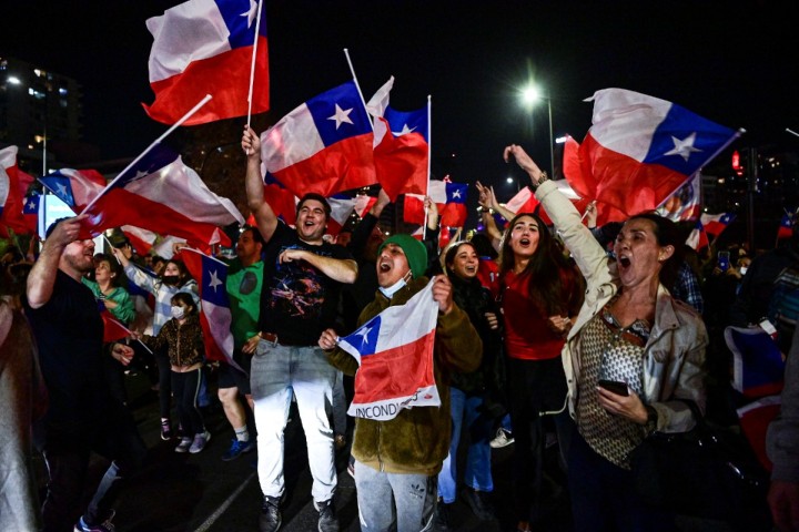 🇨🇱 Au Chili, la nouvelle Constitution massivement rejetée par référendum (Revue de presse)