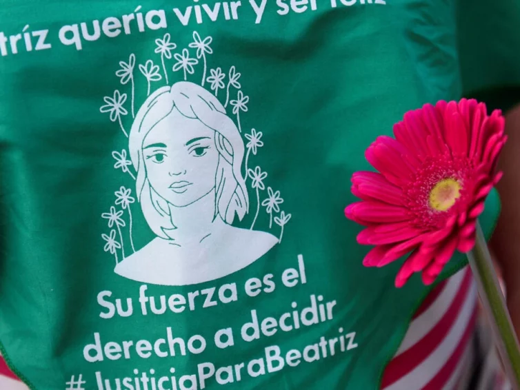 🇸🇻 Salvador: un juge abandonne les poursuites dans une affaire d’avortement (RFI)