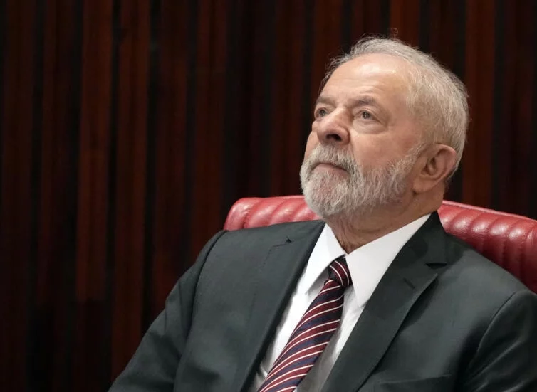 🇧🇷 Retour de Lula au pouvoir: Jair Bolsonaro «lègue un Brésil dans un état pitoyable» / Avant d’être investi président, Lula obtient une victoire politique au Congrès  (entretiens avec Armelle Enders et Franck Gaudichaud / RFI)