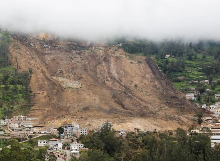 🇪🇨 Glissement de terrain meurtrier en Équateur (France 24 / HuffPost)