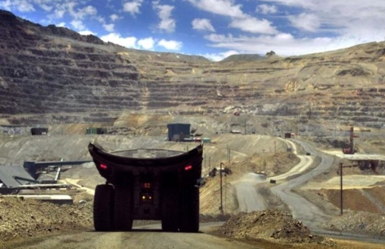 🇨🇱 Au Chili, le président Boric approuve l’extension d’un projet minier controversé (RFI)