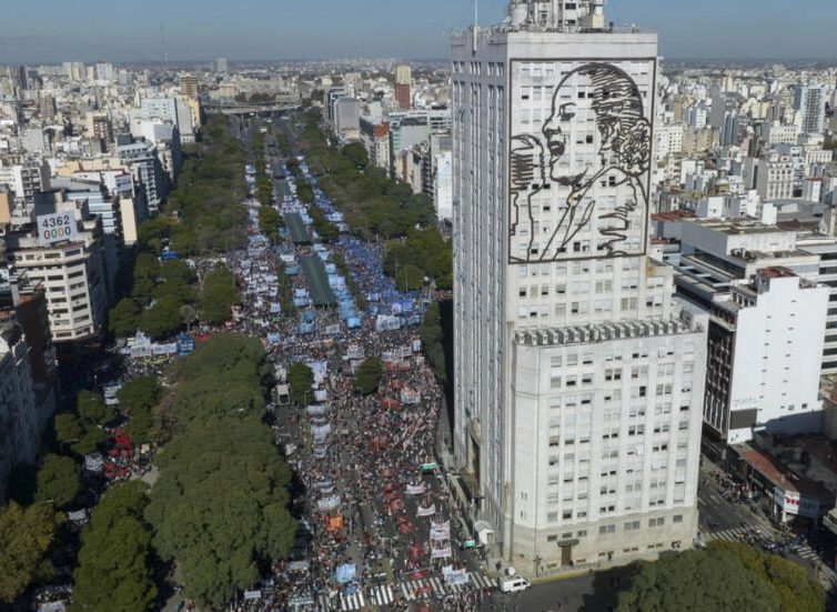 🇦🇷 En Argentine, manifestations contre l’hyper inflation (RFI / France 24)
