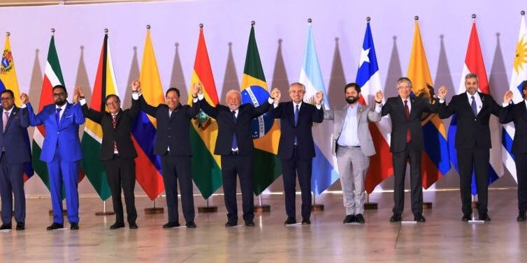 🇧🇷 Sommet régional au Brésil (RFI / France 24 / France Info)