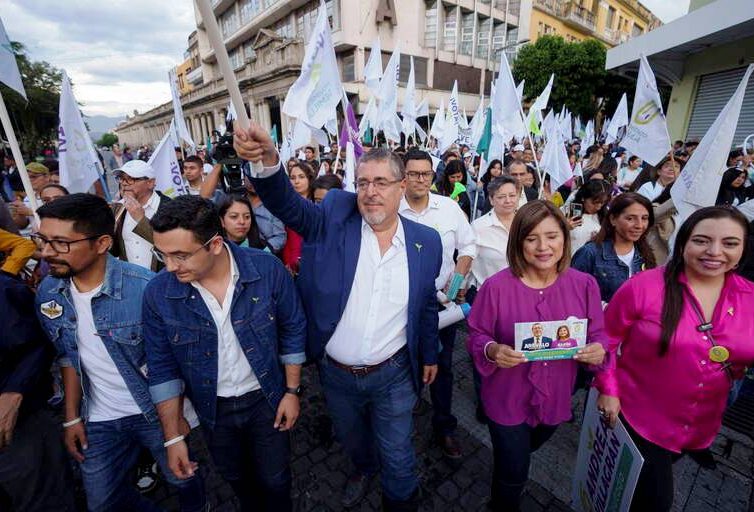 🇬🇹 Élections au Guatemala : résultat qui crée la surprise et suspension de la proclamation (revue de presse)