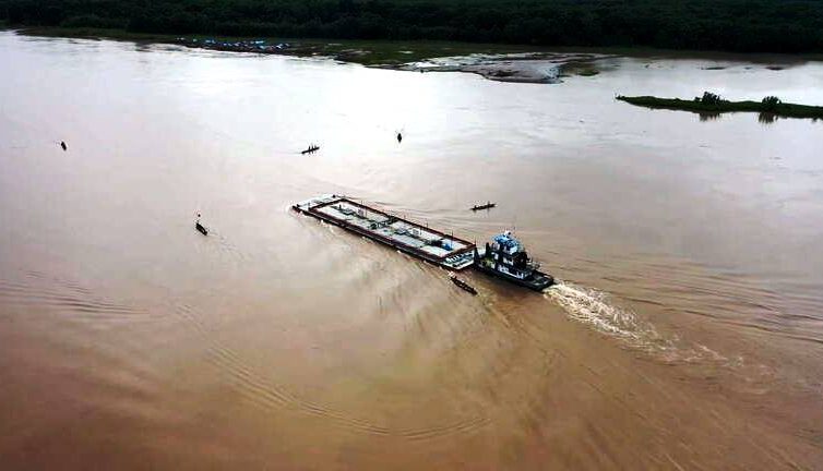 🇵🇪 Pérou : deux navires pétroliers pris d’assaut par des militants indigènes (Olivier Monod – Libération et AFP)