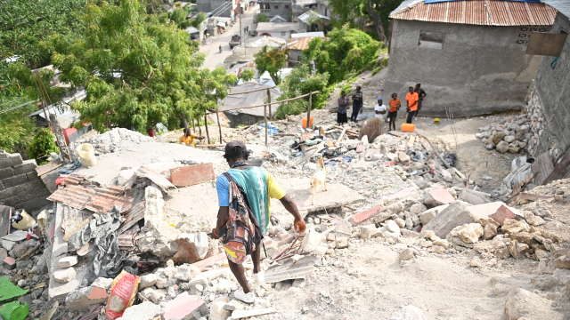 🇭🇹 Haïti : après les inondations meurtrières, un séisme fait plusieurs morts (Huffington Post / AFP)