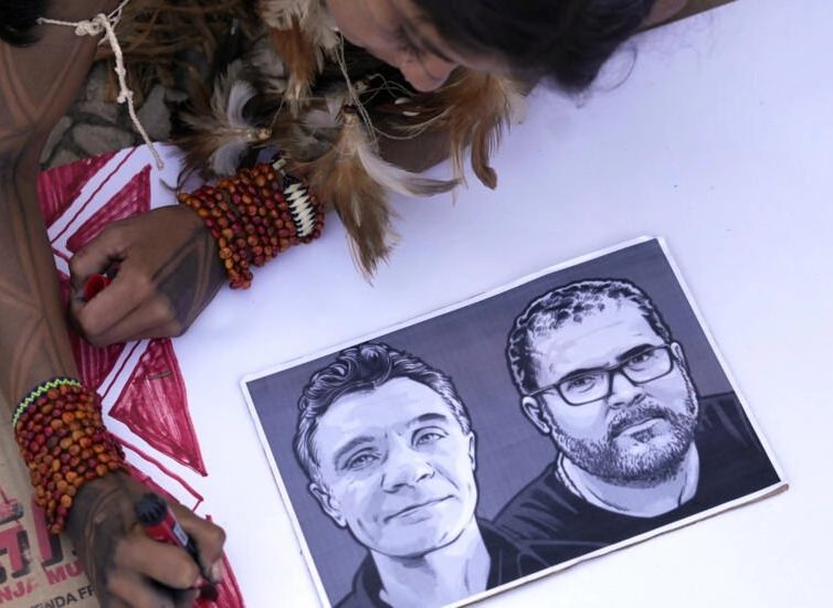 🇧🇷 Hommages au journaliste britannique et à l’expert brésilien assassinés il y a un an en Amazonie (RFI)