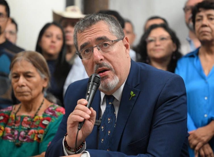 🇬🇹 Au Guatemala, la disqualification à la présidentielle du parti d’Arevalo suspendue (France 24)