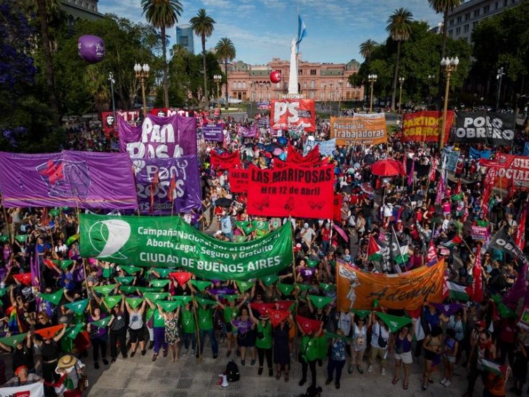 25 Novembre. Mobilisations contre les violences faites aux femmes en Amérique latine (revue de presse fr.esp.)