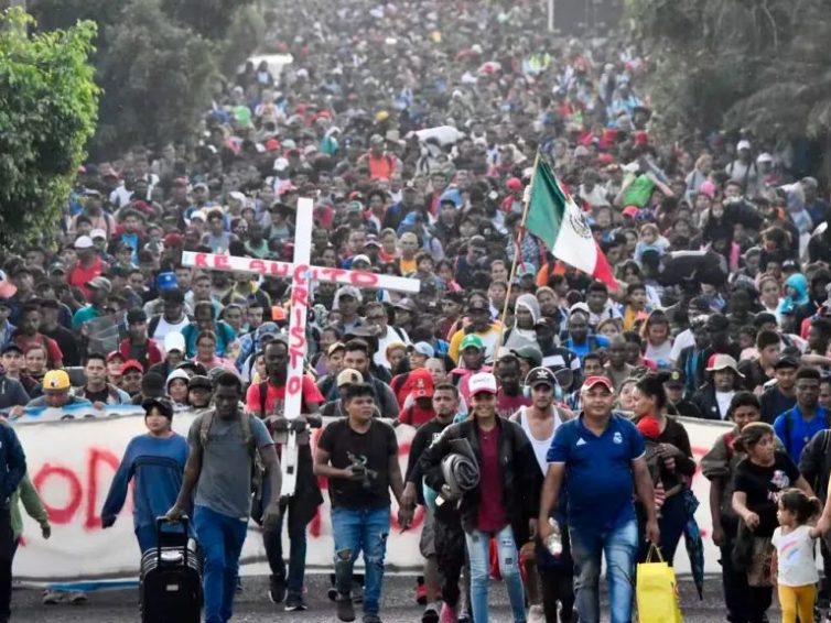 🇲🇽 🇺🇸 « Exode de la pauvreté » : quelle est cette caravane de migrants en route vers les États-Unis ? (Luis Reygada – L’Humanité / Euronews)