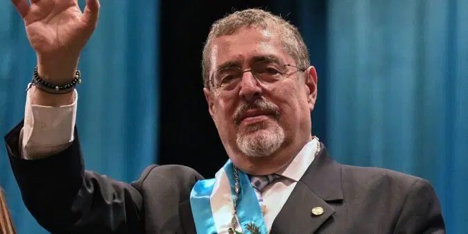 🇬🇹 Guatemala : malgré les embûches, Bernardo Arévalo finalement investi président (L’Obs avec AFP / Libération / La Hora / fr.esp.)