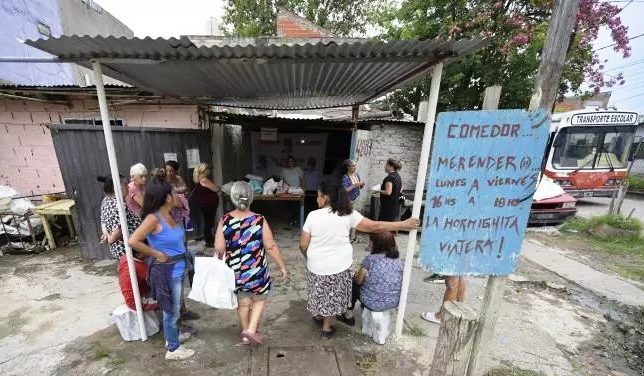 🇦🇷 Argentine: entre inflation et “audit” de l’aide, les soupes populaires comptent leurs pâtes (Leila Macor / AFP / TV5 Monde)