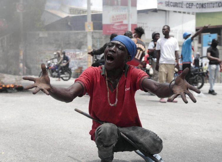 🇭🇹 Haïti: cinq morts dans les manifestations contre le premier ministre Ariel Henry (Lucie Pelé / L’Humanité) / Janvier 2024, le mois «le plus violent depuis plus de deux ans» (RFI)