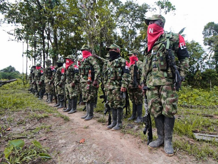 🇨🇴 «Paix totale» en Colombie : la guérilla de l’ELN gèle les négociations avec le gouvernement (Libération / AFP)