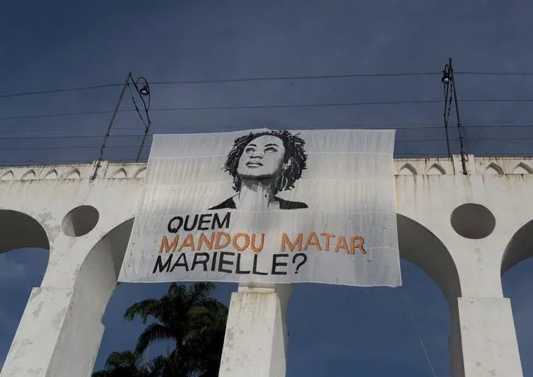 🇧🇷 Brésil. Les “commanditaires” présumés du meurtre de l’élue Marielle Franco interpellés (France 24) / Marielle Franco : six ans d’impunité (Luis Reygada / L’Humanité)