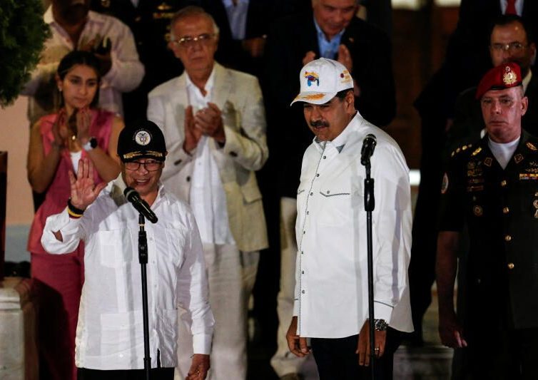 🇨🇴 Colombie : le gouvernement et la guérilla de l’ELN ont repris les négociations de paix (Le Monde / AFP)