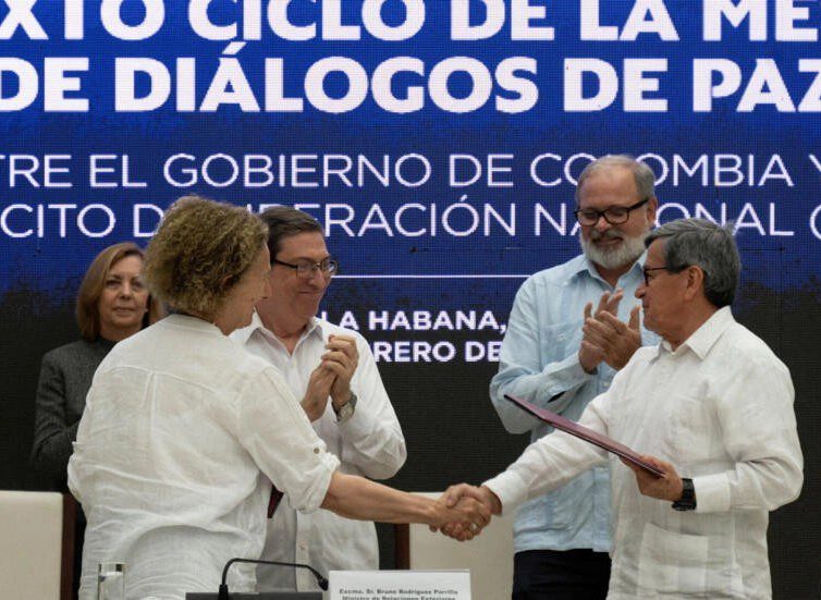 🇨🇴 Colombie : les négociations de paix ont repris entre Bogotá et la guérilla ELN (France 24 / AFP)