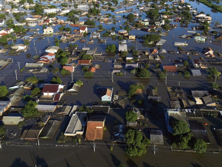 🇧🇷 Au moins cent morts et la crainte des pénuries dans le sud du Brésil dévasté par les inondations (Luis Reygada / L’Humanité