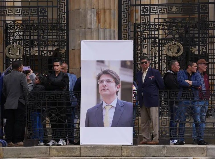 🇨🇴 Colombie : décès de Miguel Uribe, le candidat présidentiel blessé lors d’un attentat en juin (revue de presse)
