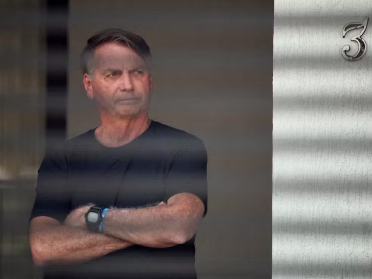 🇧🇷 Brésil: l’ex-président Jair Bolsonaro bientôt fixé sur son sort dans un procès historique (revue de presse)