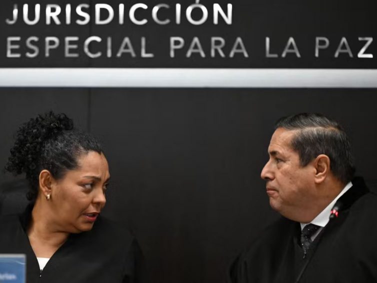 🇨🇴 Colombie : condamnation d’ex-chefs de la guérilla des Farc et d’ex-militaires (RFI / France 24)