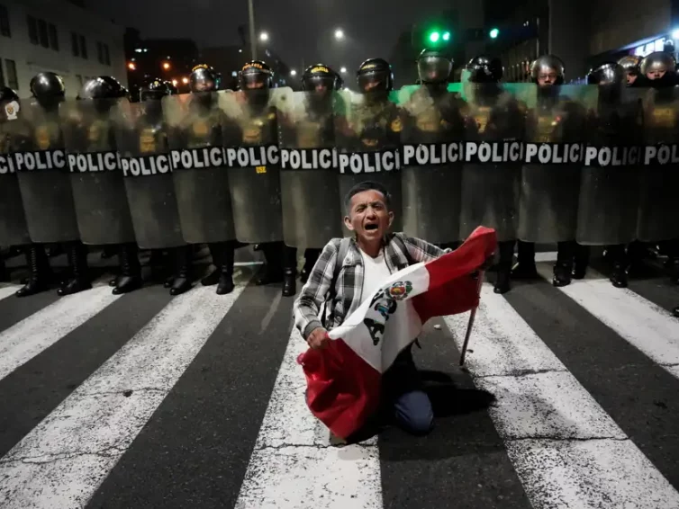 🇵🇪 Départ de la présidente Dina Boluarte : le Pérou sous l’emprise d’un Congrès corrompu (Marc Thibodeau / La Presse)