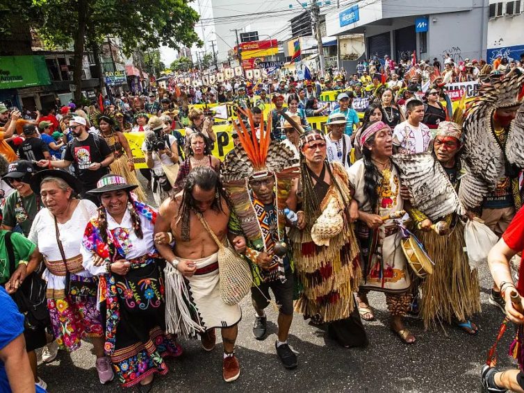🇧🇷 « La réponse, c’est nous » : avec les leaders autochtones de la COP30 (Anne Paq, Giovanni Simone, Sandra Guimarães / Basta-média)