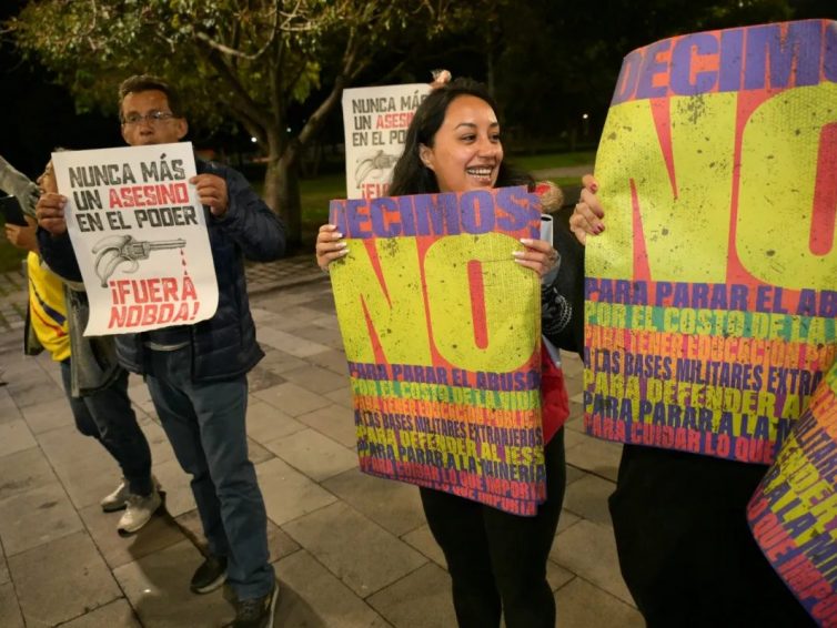 🇪🇨 Une défaite pour Trump : les Équatoriens disent « non » à une refonte de la Constitution et au retour des bases militaires états-uniennes (Luis Reygada – L’Humanité / RFI)