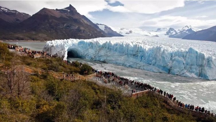 🇦🇷 Argentine : des opposants au président Milei se mobilisent pour la protection des glaciers (Théo Conscience / RFI)