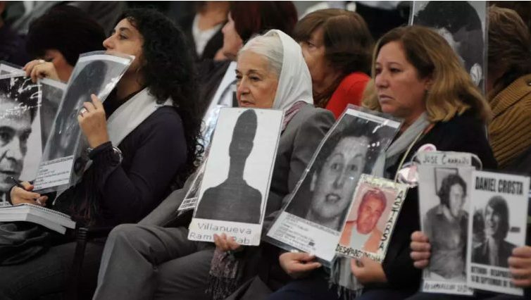 🇦🇷 Argentine: les politiques de mémoire remises en cause sous la présidence de Javier Milei (Théo Conscience / RFI)