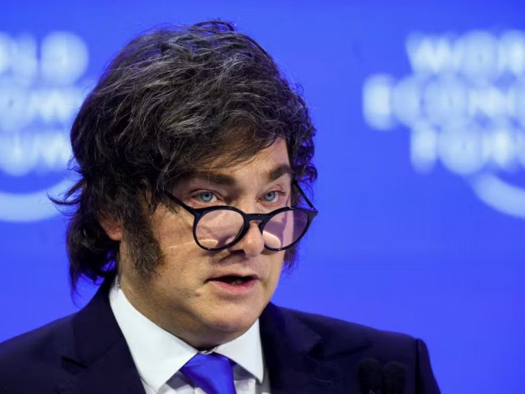 🇦🇷 En Argentine, la présidence lance un « bureau de réponse officielle » pour démentir les « mensonges des médias », selon Javier Milei (Le Monde / AFP)