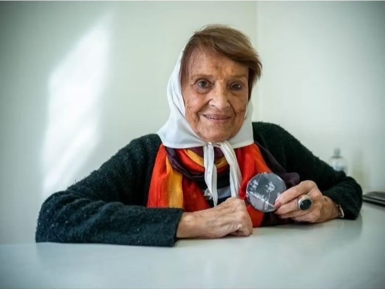 🇦🇷 La mort de Taty Almeida, infatigable Mère de la Place de Mai (Victoria Luz / Les Humanités-média)