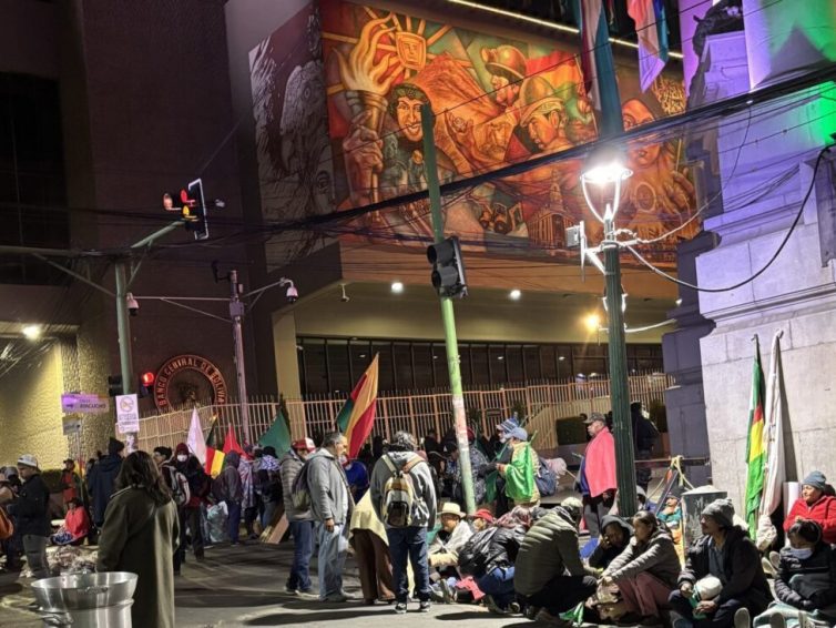 🇧🇴 Bolivie : rétrospective du soulèvement (Forrest Hilton / Le Vent se Lève)