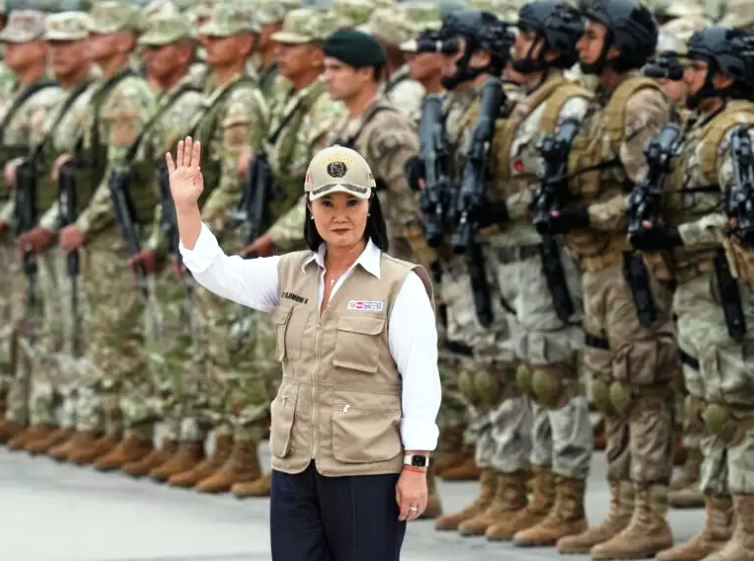 🇵🇪 Pérou: la présidente Keiko Fujimori obtient les pleins pouvoirs pour lutter contre le crime organisé (Martin Chabal – RFI / Théo Bourrieau – L&rsquo;Humanité)